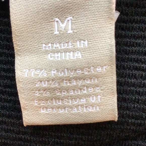 black short sleeve top with zipper in back - Picture 7 of 7